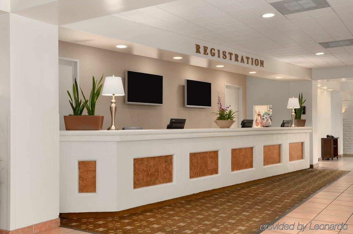 Embassy Suites San Luis Obispo Buitenkant foto